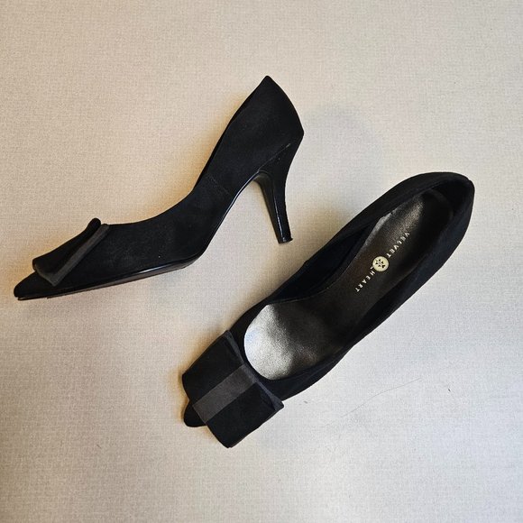 EUC Velvet Heart 7 Bow Black Heels 3.5" - Picture 1 of 10